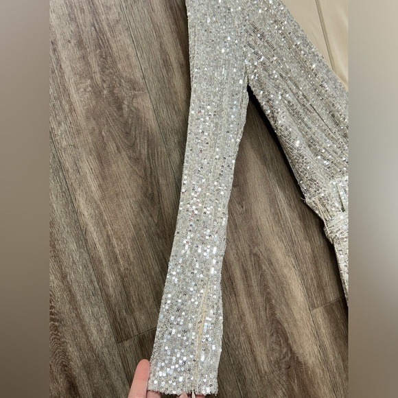 NEW Eliza J Women's Long Sleeve V Neck Evening Jumpsuit Silver Sequin - Picture 10 of 13